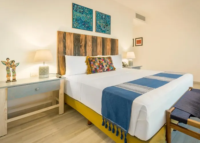 Apartahotel Mar Del Cabo Vacation Rentals